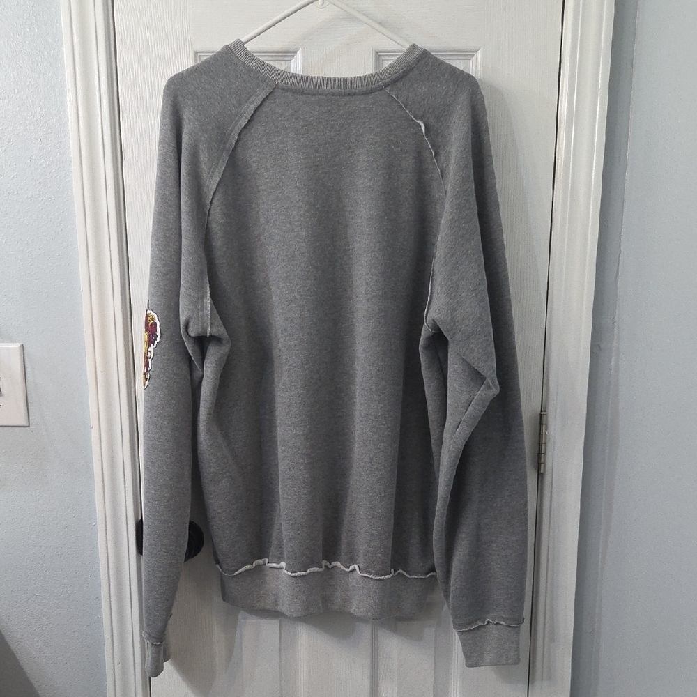 Harry Potter- Gryffindor Men's Sweatshirt - Picture 4 of 5